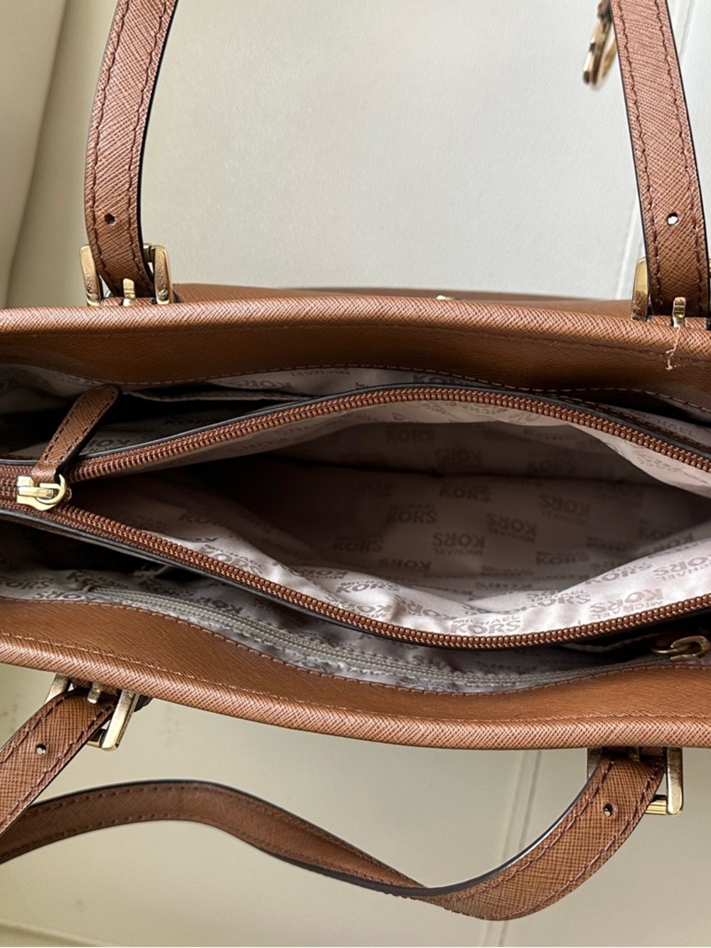 MK Michael Kors Jet Set Saffiano Leather Medium Pocket Tote Acorn Brown Purse - Picture 10 of 16